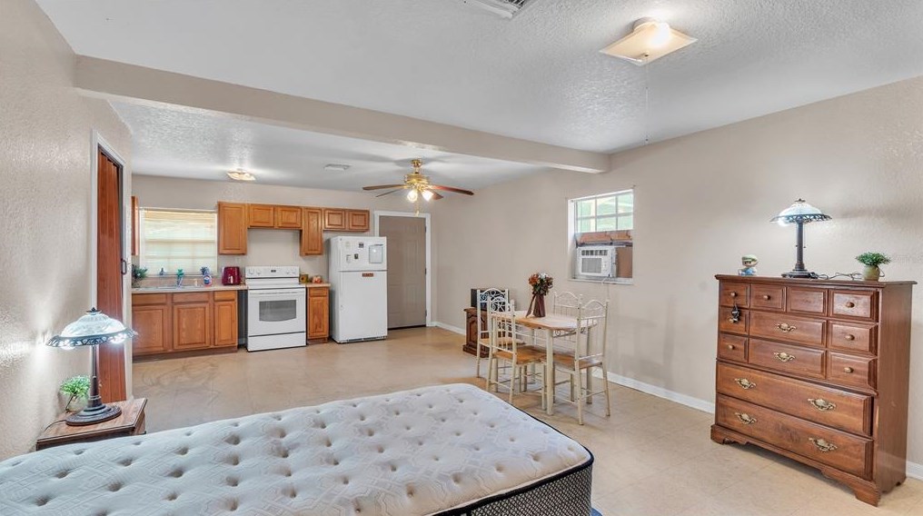 408 Holloway Rd, Plant City FL  33567-2608 exterior