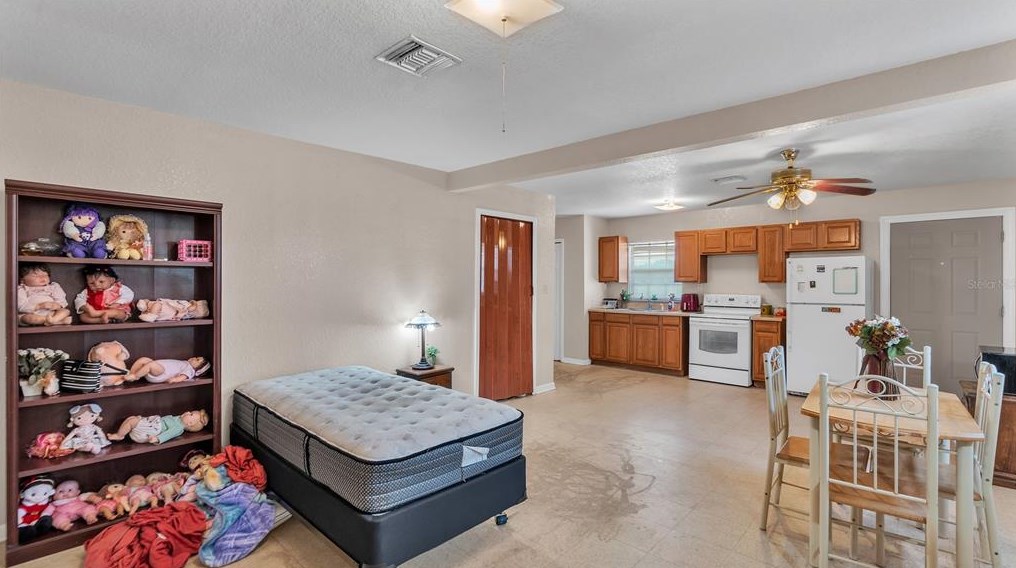 408 Holloway Rd, Plant City FL  33567-2608 exterior