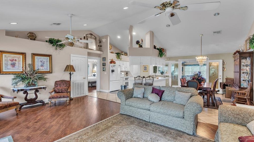 408 Holloway Rd, Plant City FL  33567-2608 exterior