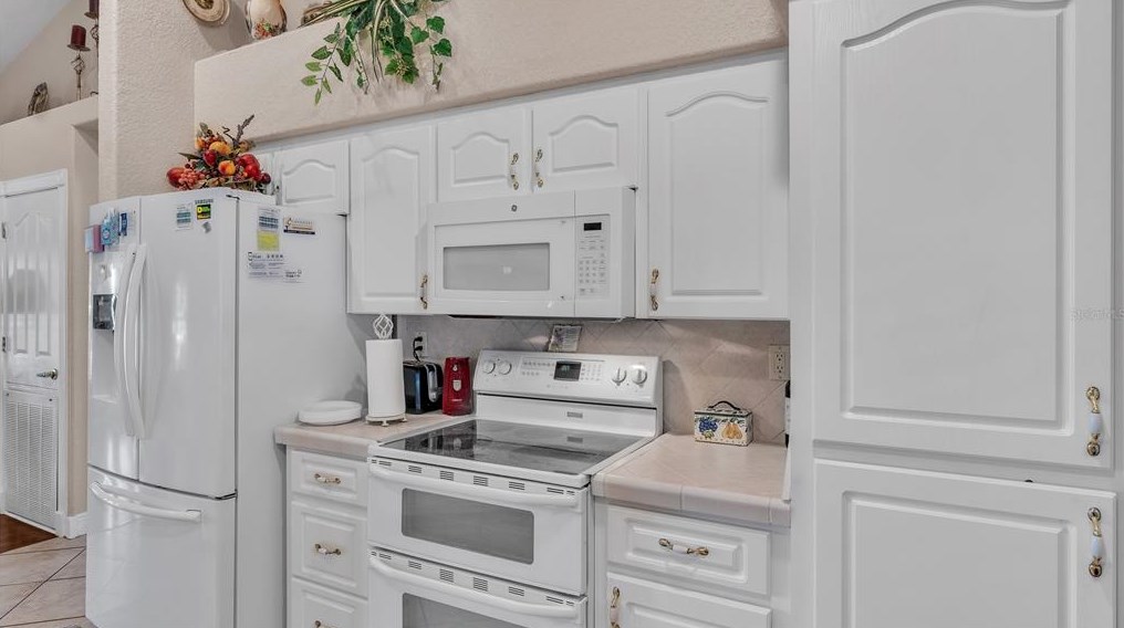 408 Holloway Rd, Plant City FL  33567-2608 exterior