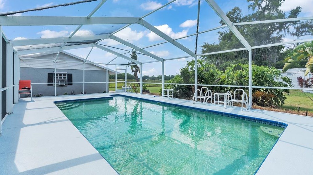 408 Holloway Rd, Plant City FL  33567-2608 exterior