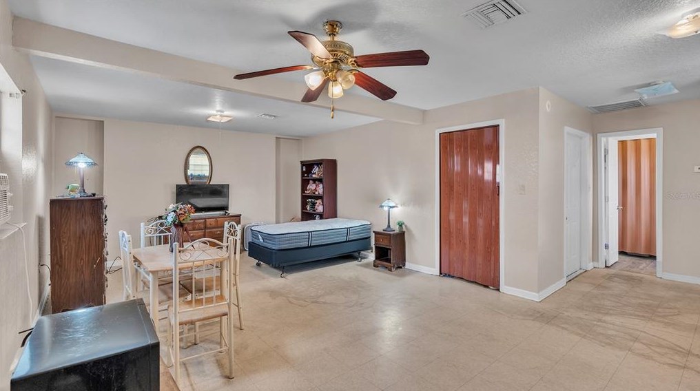 408 Holloway Rd, Plant City FL  33567-2608 exterior