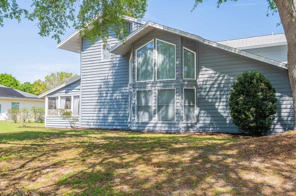 4505 Riviera Dr, Winter Haven, FL 33884-2922