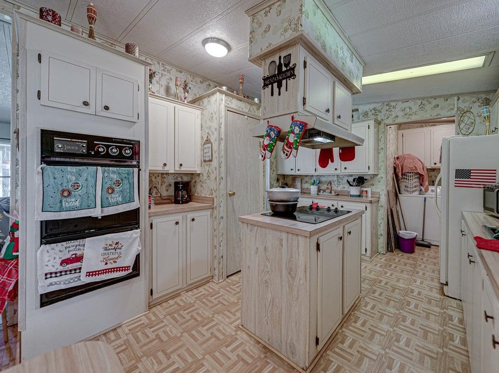 265 Waterview Dr, Polk City FL  33868-8924 exterior