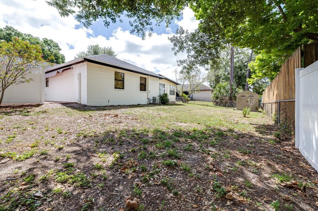 6105 Frk Ct, Lakeland FL 33809-1433 exterior