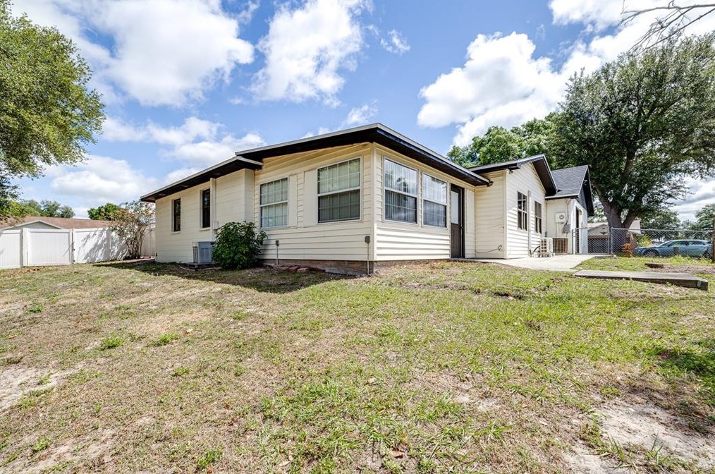 6105 Frk Ct, Lakeland FL 33809-1433 exterior