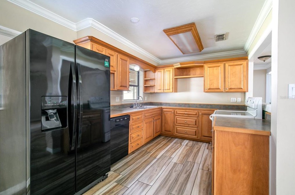 250 Trade Winds Rd, Casselberry FL  32708-3627 exterior