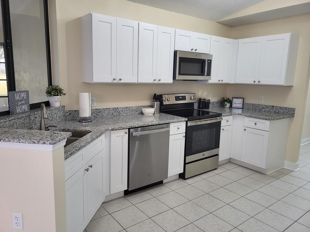 6216 Crane Dr, Lakeland, FL 33809-5625