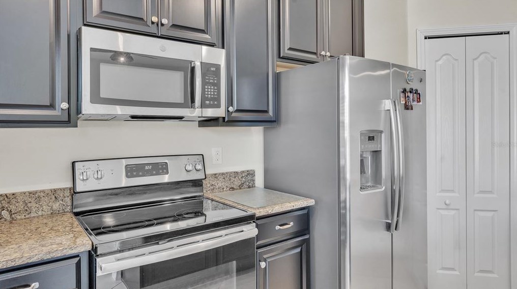 6398 Torrington Cir, Lakeland FL  33811-1837 exterior