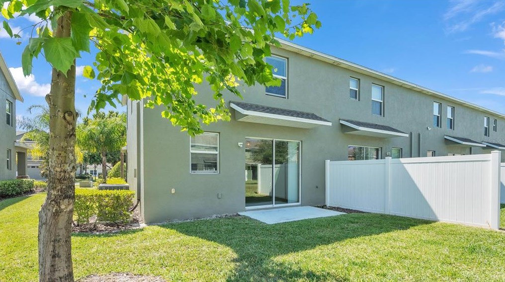 6398 Torrington Cir, Lakeland FL  33811-1837 exterior