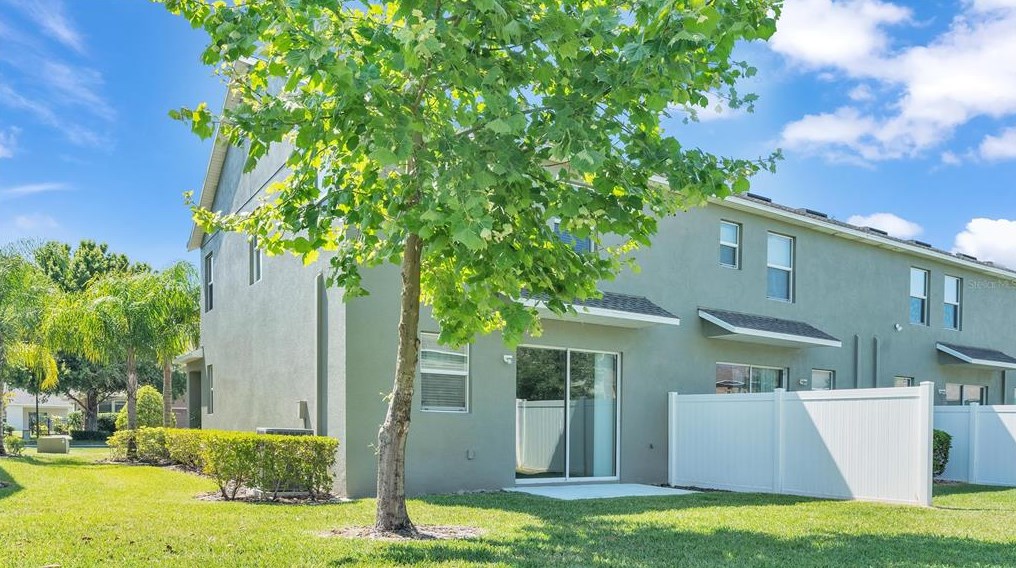 6398 Torrington Cir, Lakeland FL  33811-1837 exterior