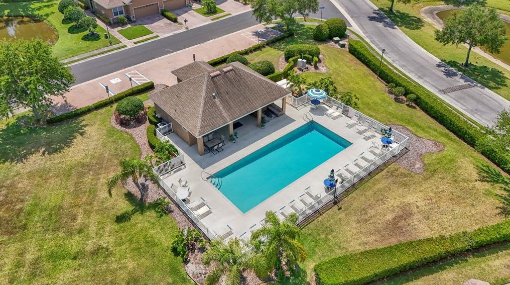 6398 Torrington Cir, Lakeland FL  33811-1837 exterior