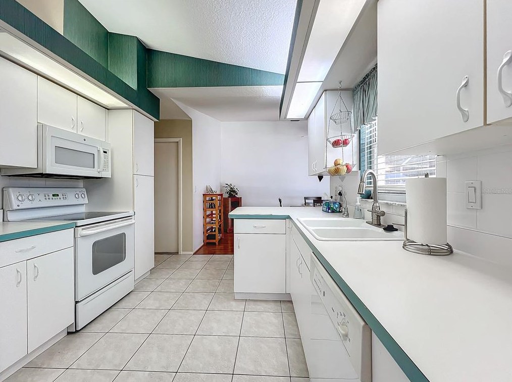 4907 21 St Ct, Bradenton FL  34208-2933 exterior