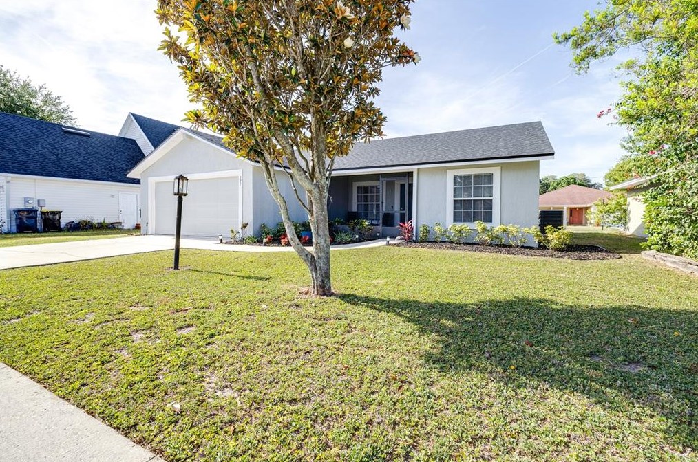 227 Madalyn Ct, Auburndale, FL 33823-2523