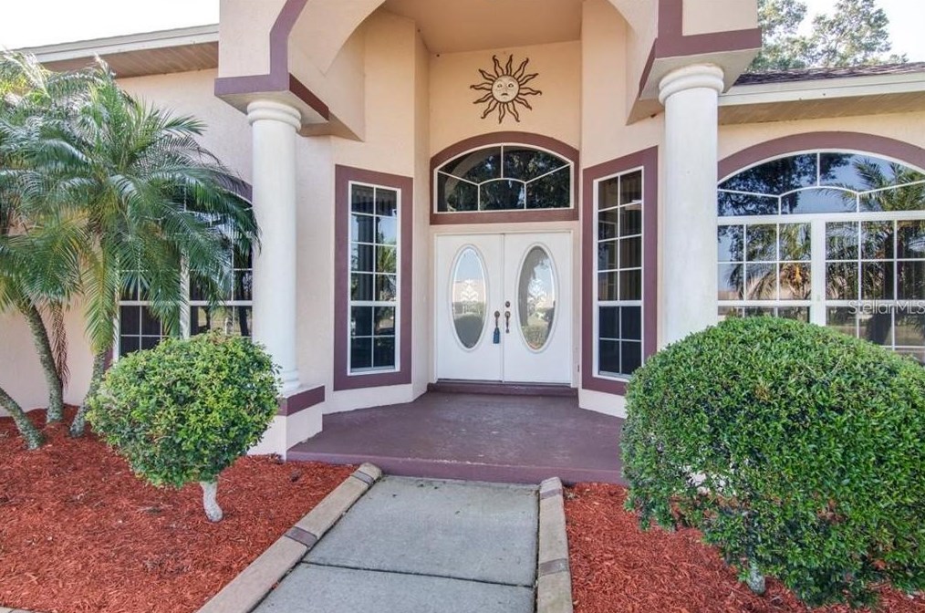 6831 Hermitage Dr, Lakeland, FL 33810
