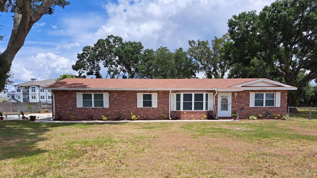 6125 Angus Dr, Lakeland, FL 33810-3217
