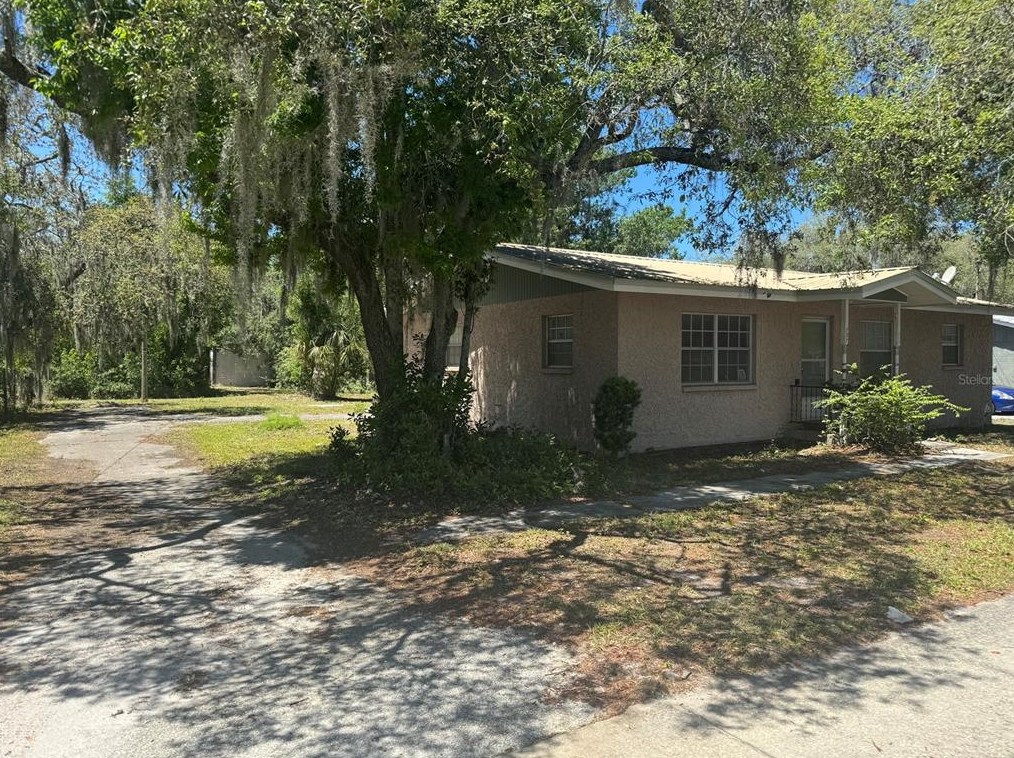 707 Whitehurst Rd, Plant City, FL 33563-2825