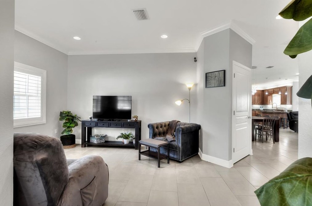 6805 Lake Eaglebrooke Dr, Lakeland FL  33813-5667 exterior