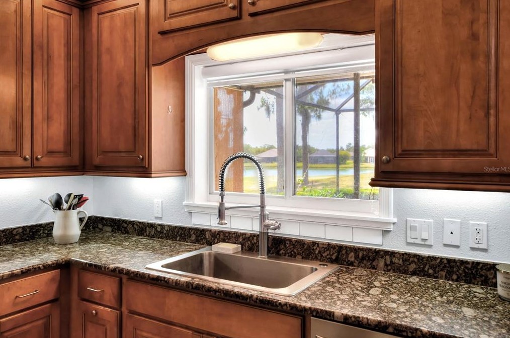 6805 Lake Eaglebrooke Dr, Lakeland FL  33813-5667 exterior