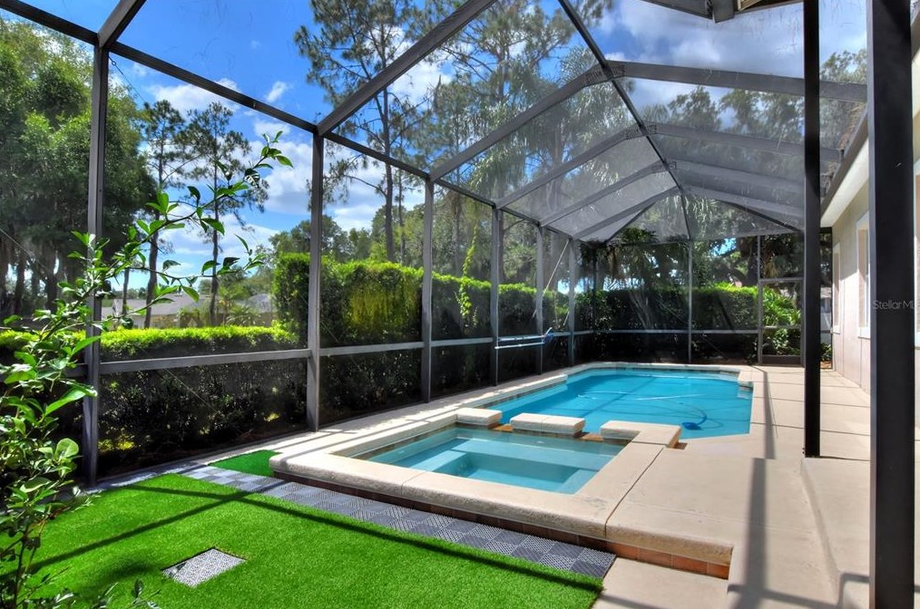 6805 Lake Eaglebrooke Dr, Lakeland FL  33813-5667 exterior