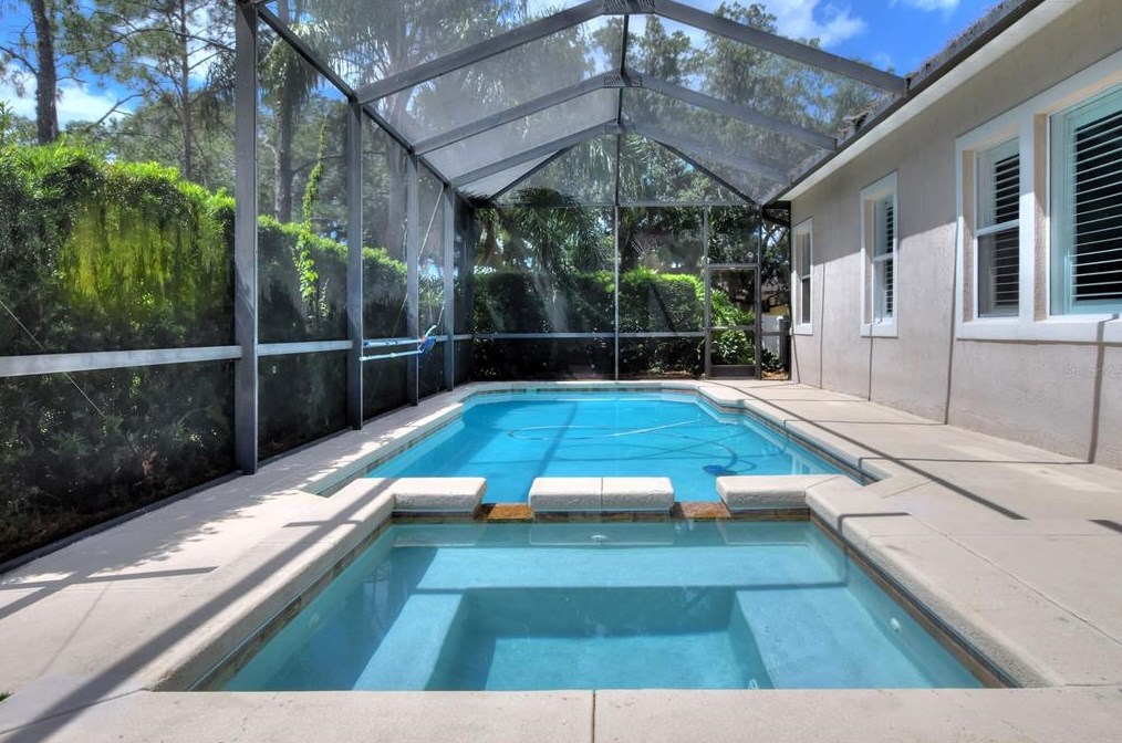 6805 Lake Eaglebrooke Dr, Lakeland FL  33813-5667 exterior