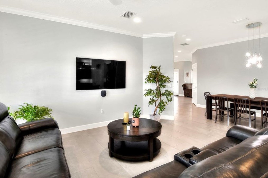 6805 Lake Eaglebrooke Dr, Lakeland FL  33813-5667 exterior