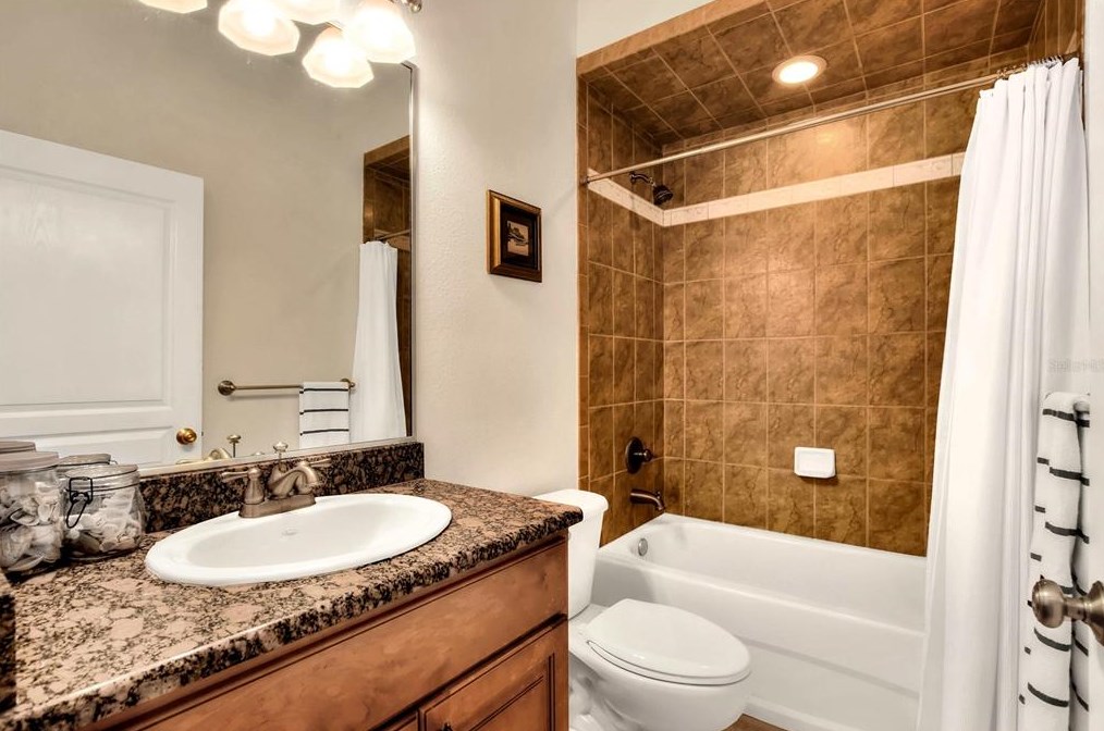 6805 Lake Eaglebrooke Dr, Lakeland FL  33813-5667 exterior