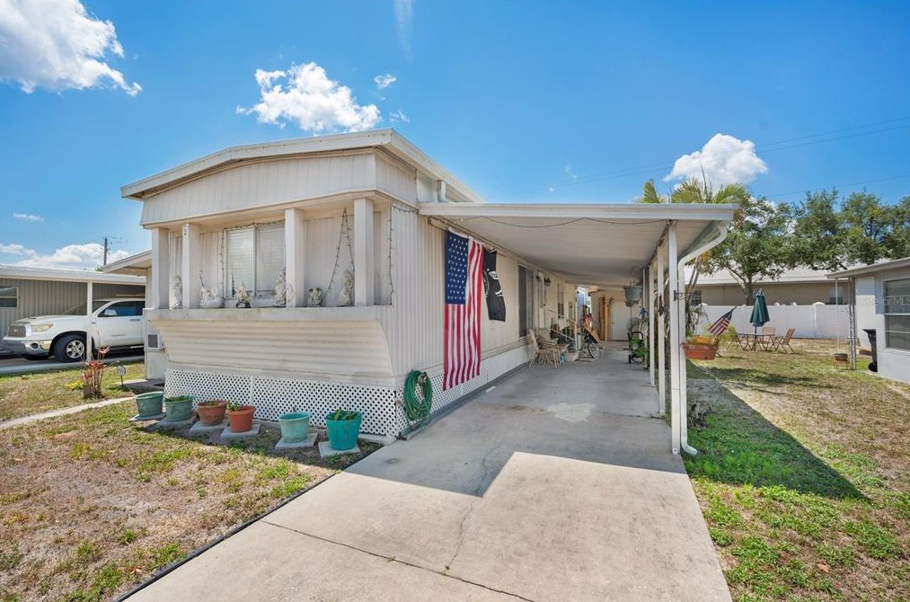 332 S Port Royal Ln, Ruskin, FL 33572