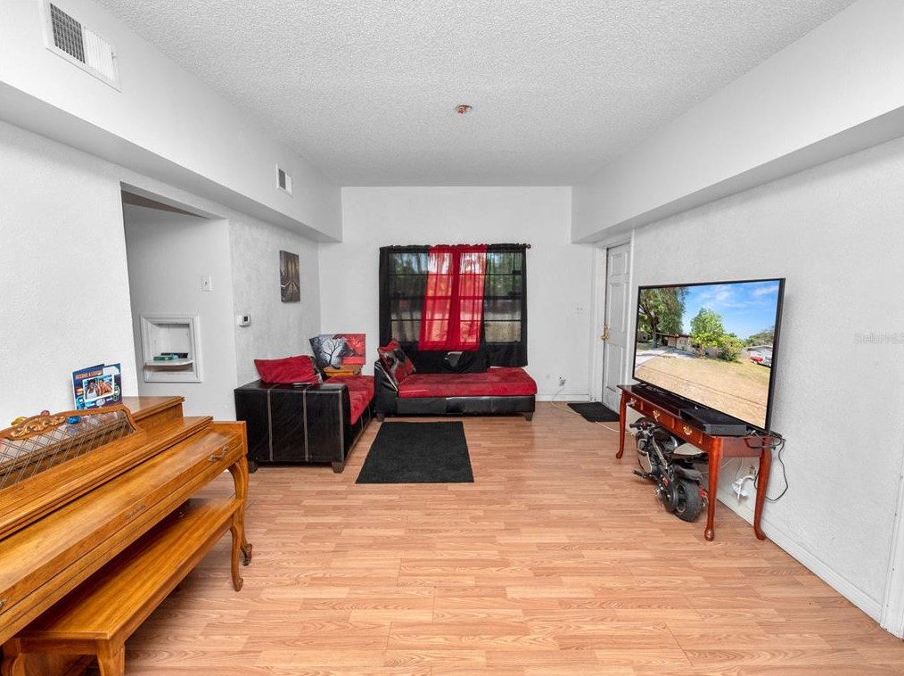 411 Longfellow Blvd, Lakeland FL  33801-2450 exterior