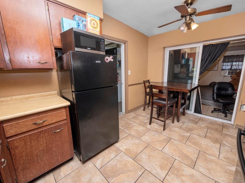 411 Longfellow Blvd, Lakeland FL  33801-2450 exterior