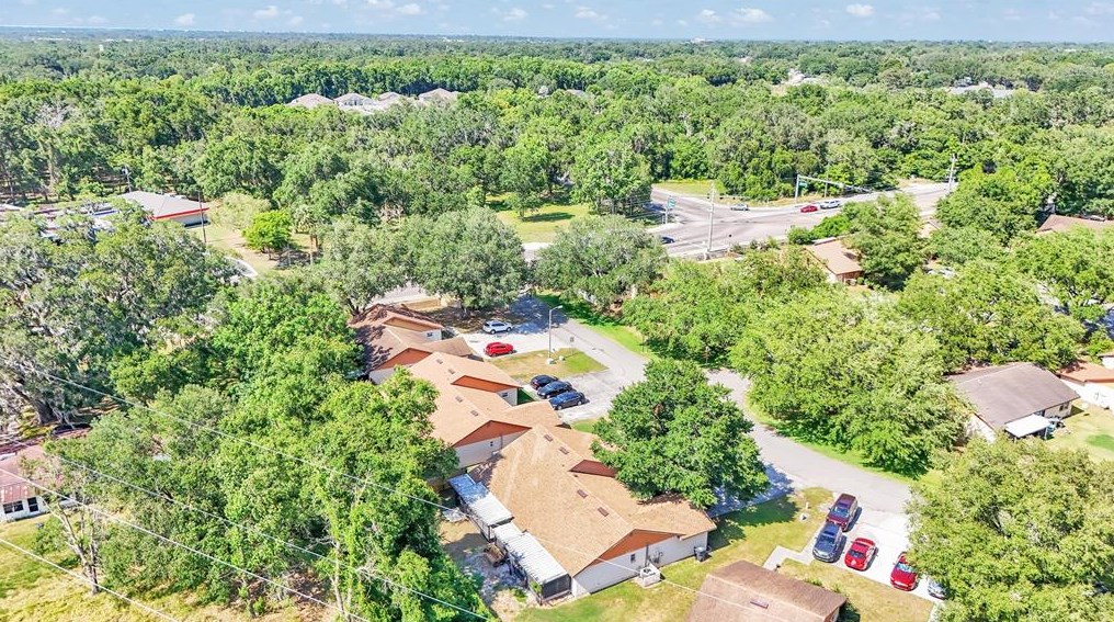 5015 Cimarron Dr, Lakeland FL  33813-2552 exterior