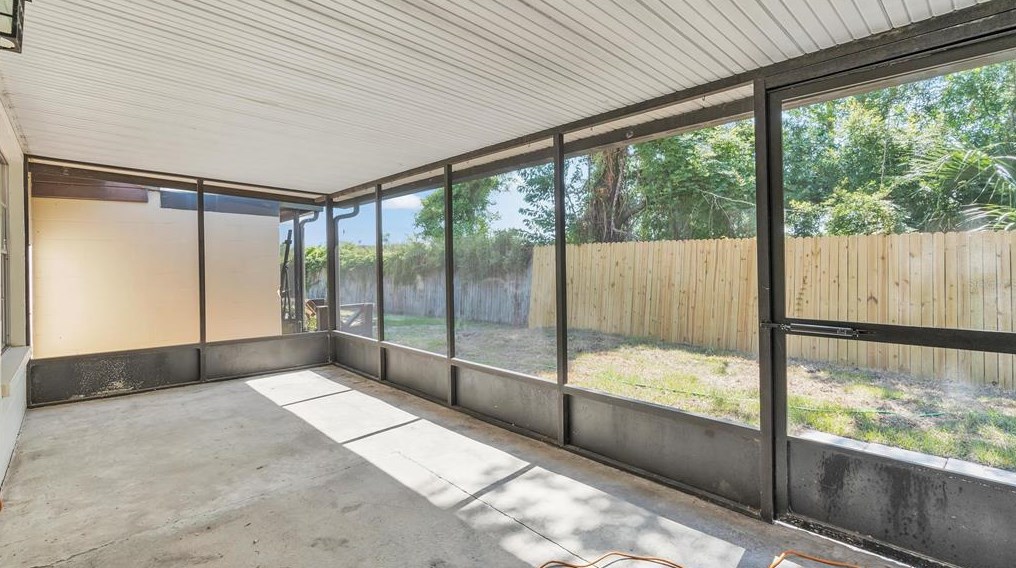 5015 Cimarron Dr, Lakeland FL  33813-2552 exterior