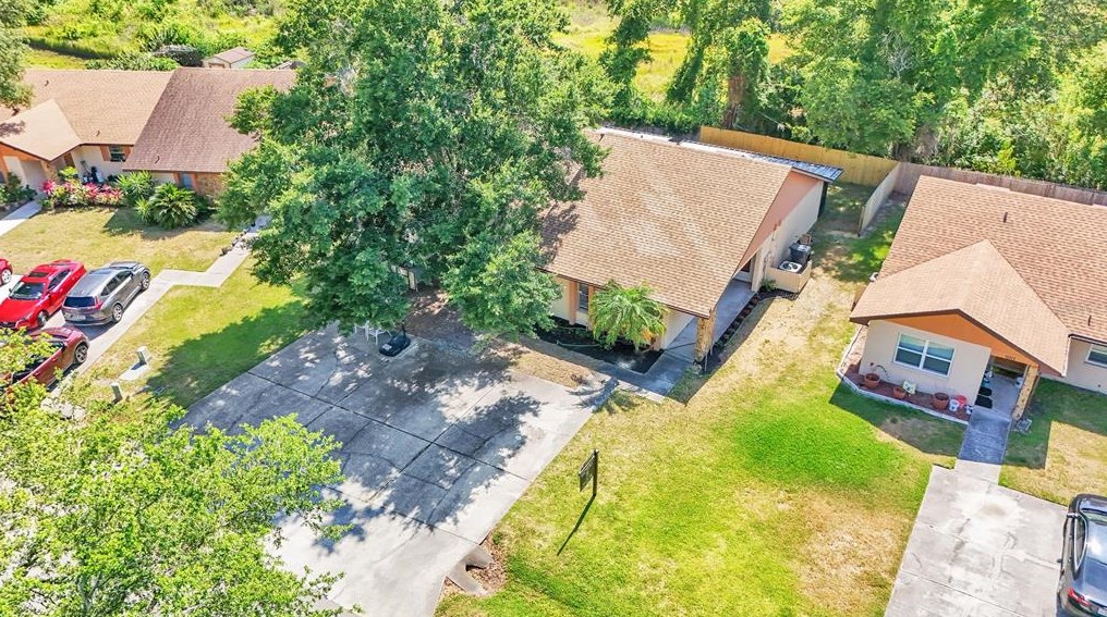 5015 Cimarron Dr, Lakeland FL  33813-2552 exterior