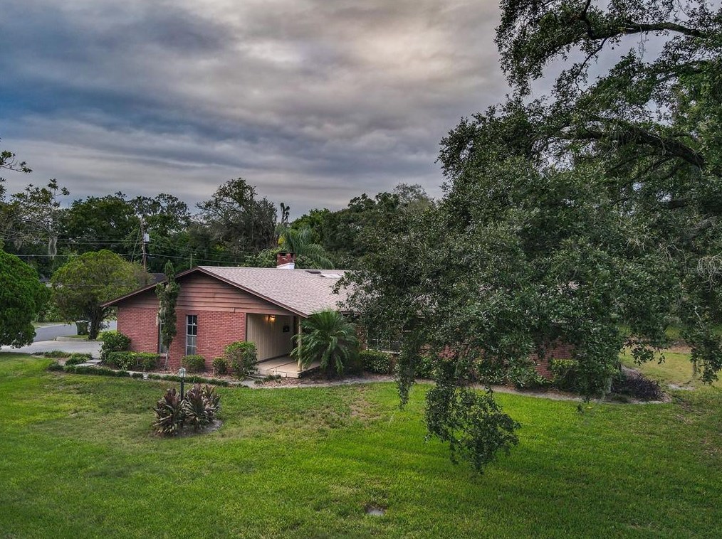 1941 Lavon St, Lakeland FL  33805-2541 exterior