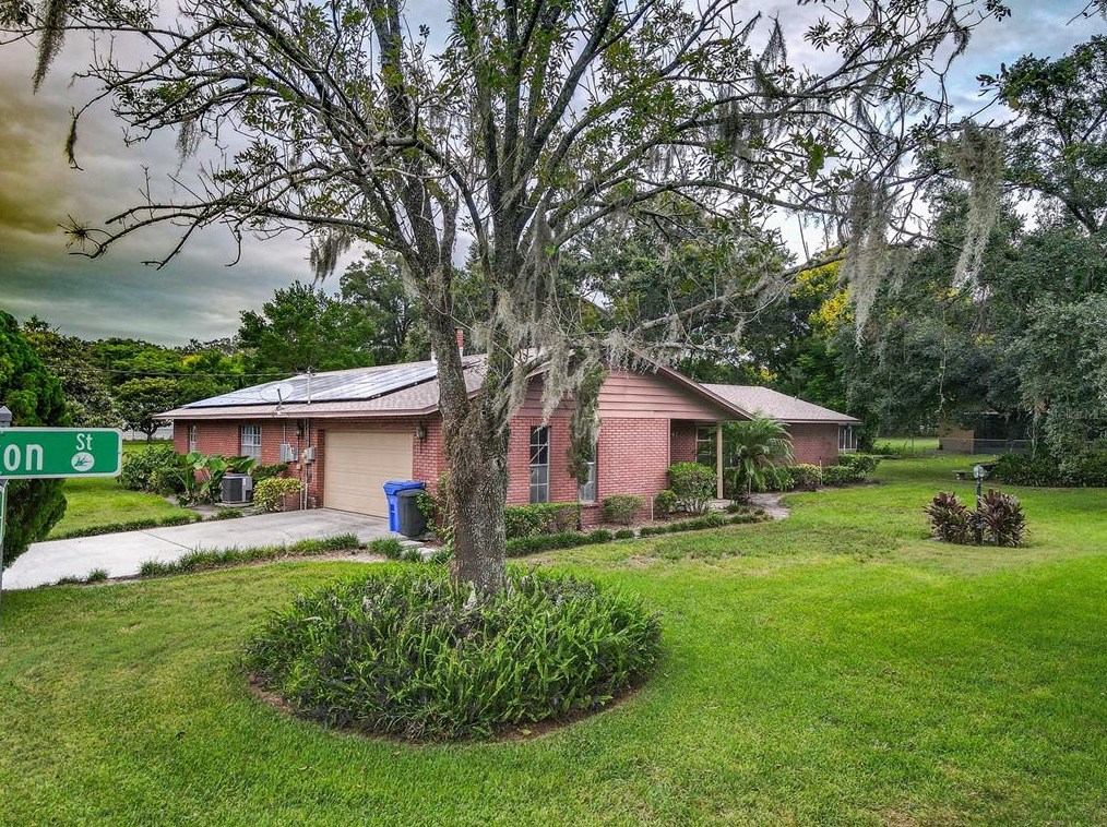 1941 Lavon St, Lakeland FL  33805-2541 exterior