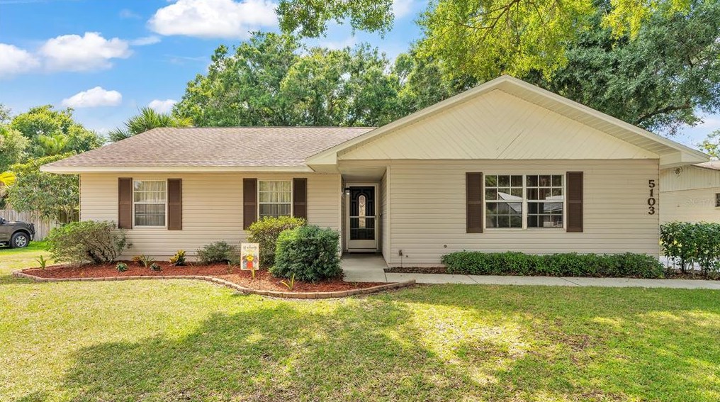 5103 Woodgreen Ln, Lakeland, FL 33811