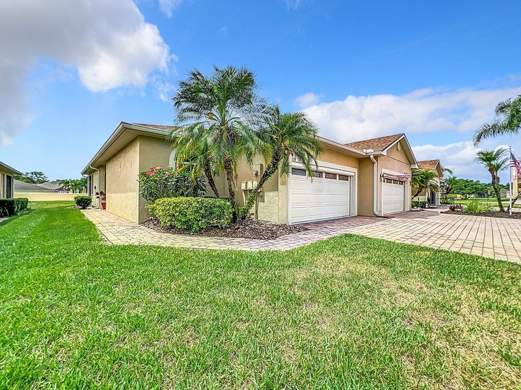 1338 Innsbruck Ct, Winter Haven, FL 33884-4101