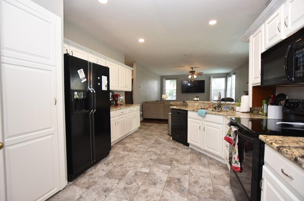 3332 Michener Pl, Plant City, FL 33566-0765