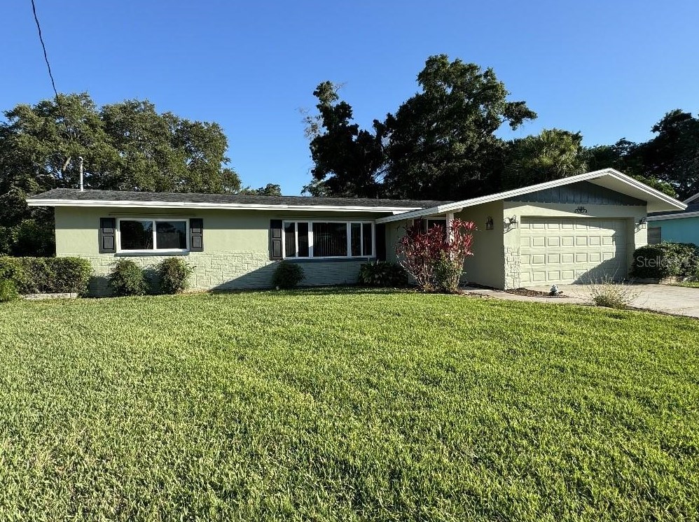 1151 Idlewild Dr, Dunedin, FL 34698-3104