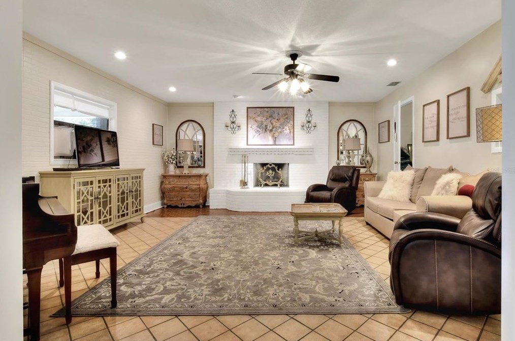 6620 Tula Ln, Lakeland FL  33809-4320 exterior