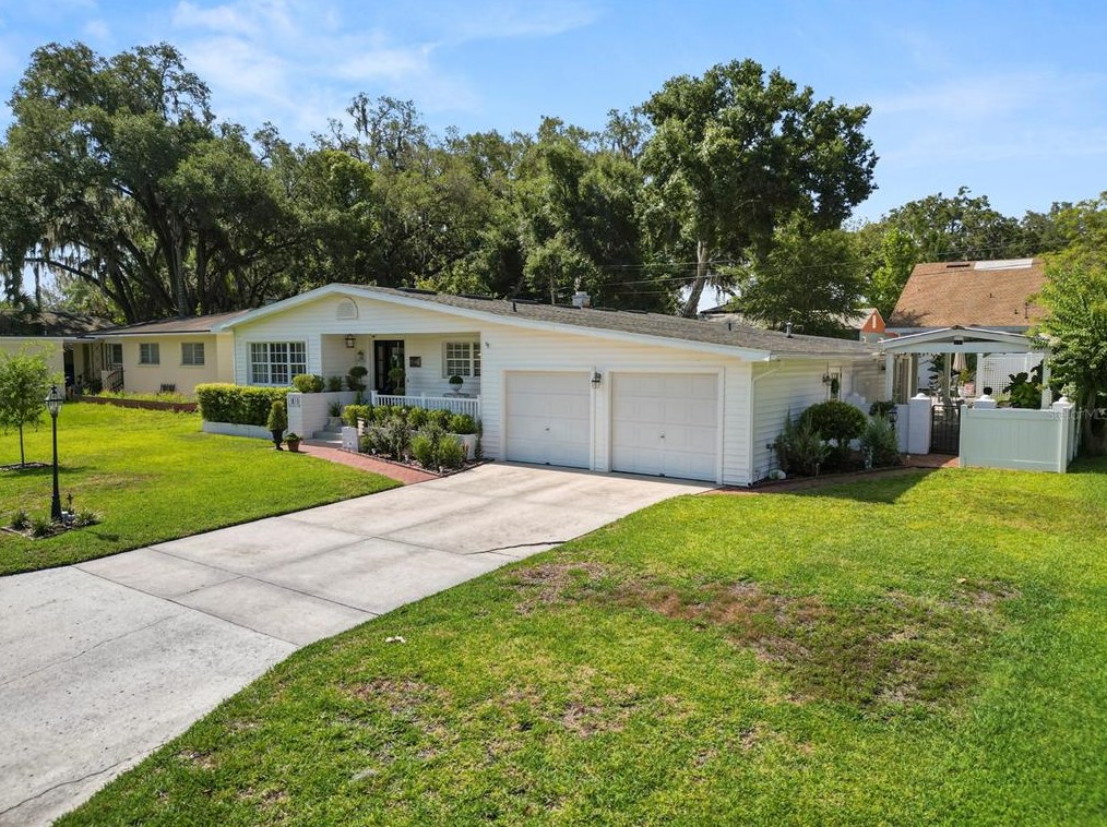 309 Allamanda Dr, Lakeland, FL 33803-2929