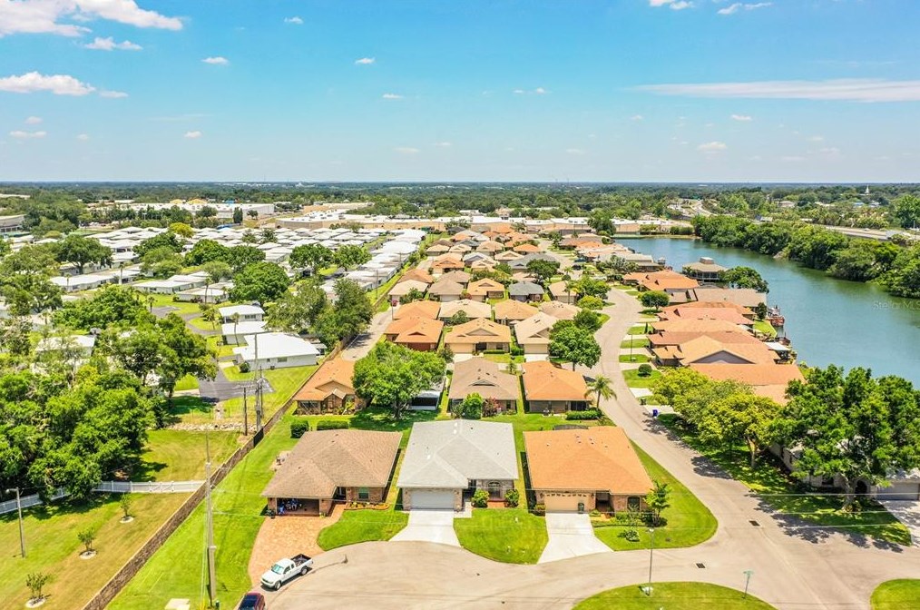 763 Martinique Cir, Lakeland FL  33803-5629 exterior