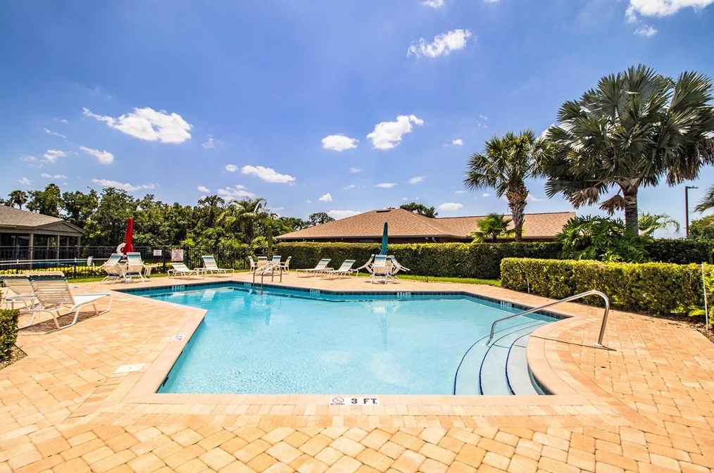 763 Martinique Cir, Lakeland FL  33803-5629 exterior