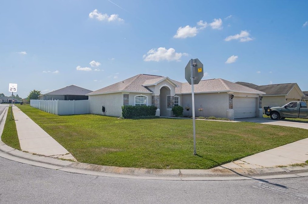 5207 Ashwood Dr, Lakeland, FL 33811-1672