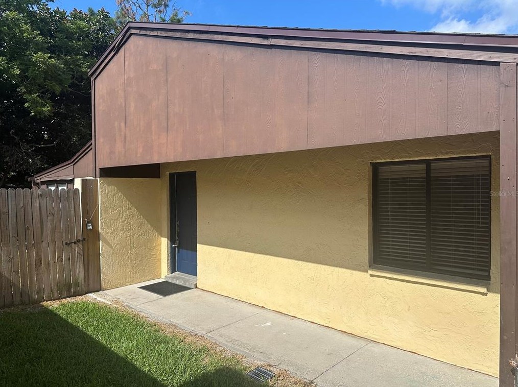 331 Lake Harris Dr, Lakeland, FL 33813