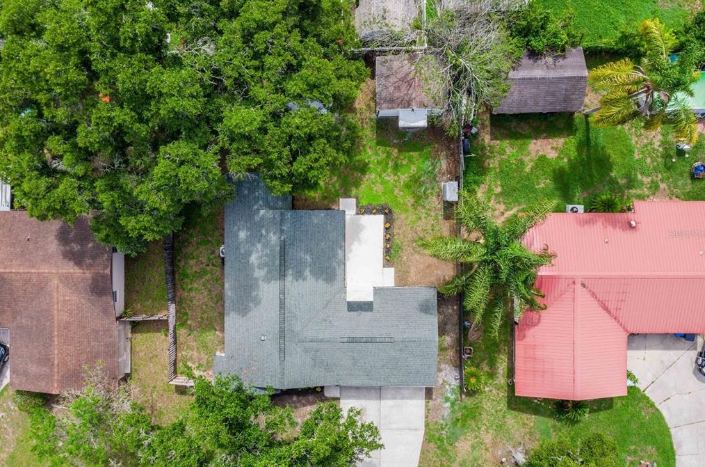 809 Walnut Dr, Seffner, FL 33584