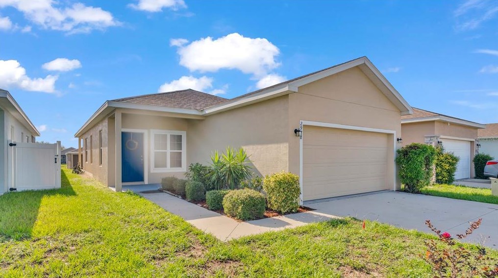 2928 Whispering Trails Dr, Winter Haven, FL 33884