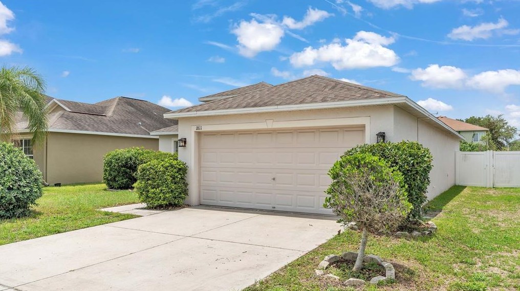 1811 Atlantic Dr, Ruskin, FL 33570
