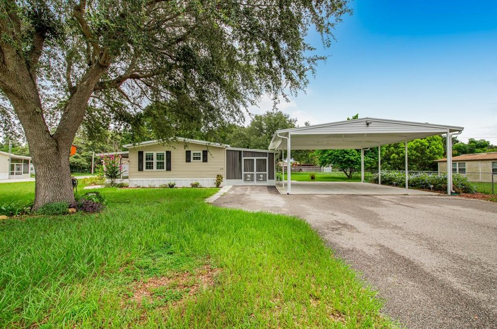 335 Clearwater Ave, Polk City, FL 33868