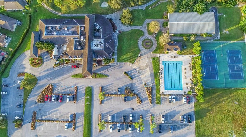 800 Osprey Lndg Dr, Lakeland FL 33813-4686 exterior